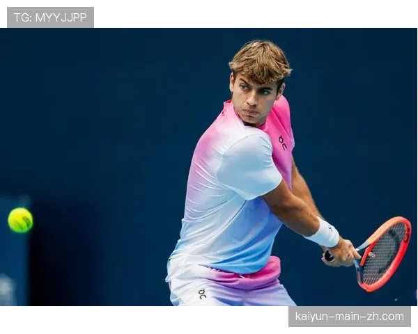 科博利连续两周巡回赛进八强 意大利新星展现稳定上升势头